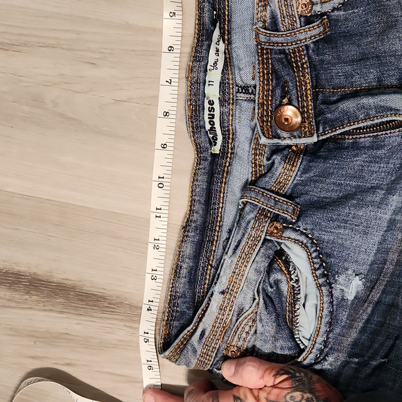 Dollhouse jeans bellbottoms - Picture 6 of 6